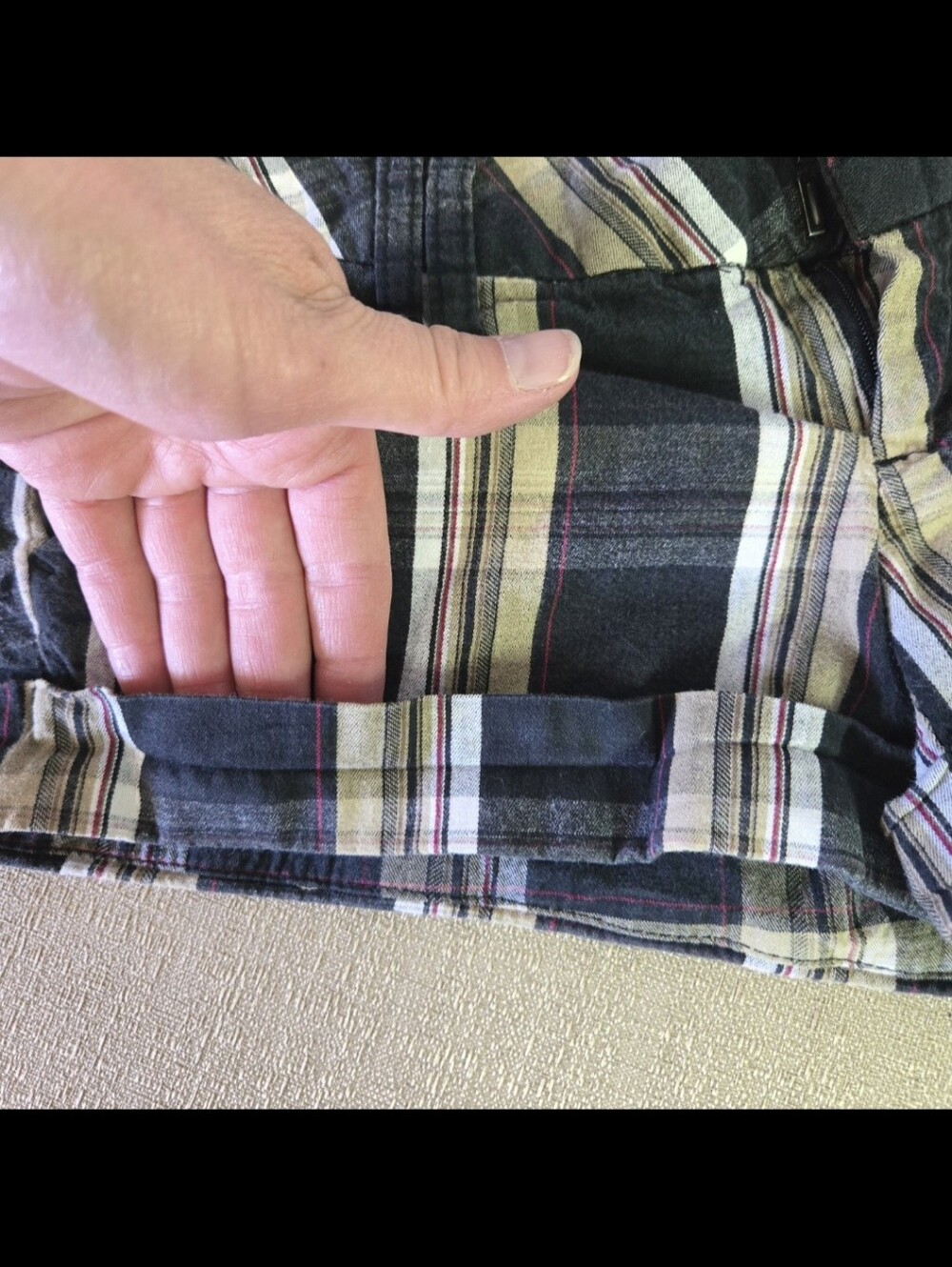 SPACEGIRLZ | Dark Cuffed Y2K Plaid Micro Shorts sz 1 - Picture 4 of 12
